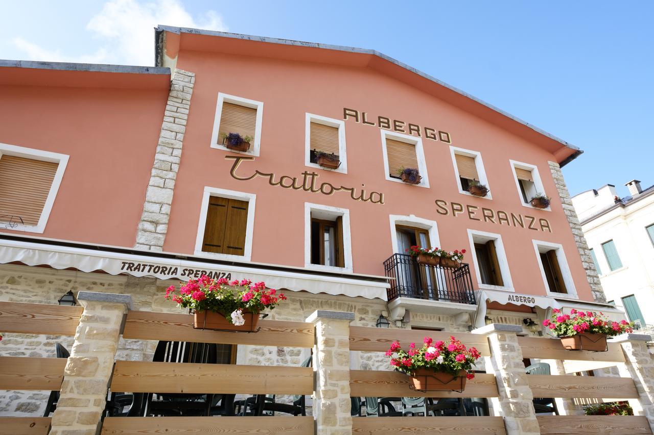 Albergo Trattoria Speranza Foza Exterior foto